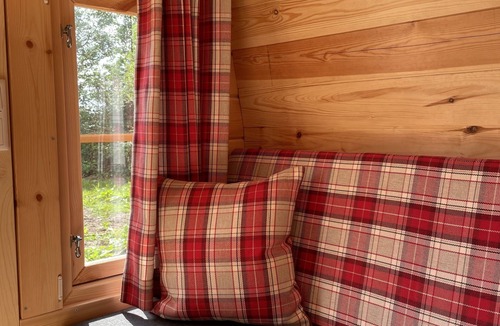 Oeverdiek RV Rental | Sleeping barrel at Timmi Lake