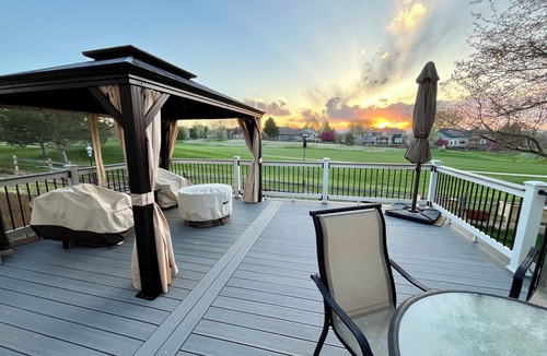 Thornton House | Sleeps 6 with beautiful mountain view, and close to all Colorado has to offer.