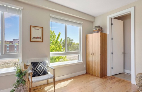 West Colfax House | Slofax House - Modern 2 Bedroom Home with Rooftop Hot Tub in Sloans Lake Denver