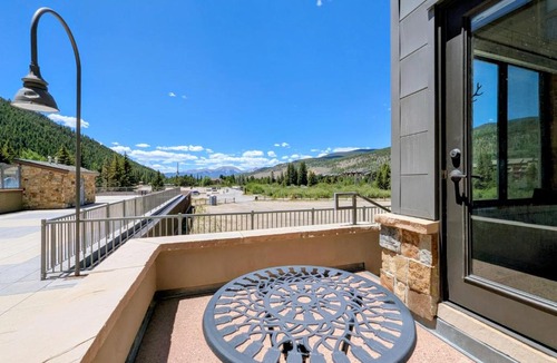 Mountain House Apartment | Slopeside 2732A by SummitCove Lodging in Colorado