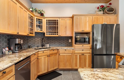 Old Town House | Slopeside Chalet 106 I Hot Tub I Great Views I Bunk Room I Discounted Attractions