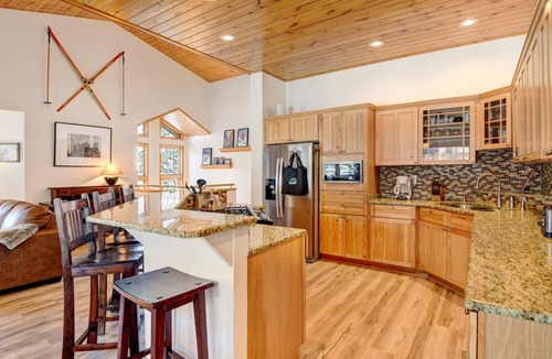 Old Town House | Slopeside Chalet 100 I Hot Tub I Great Views I Bunk Room I Work Space I Discounted Attractions