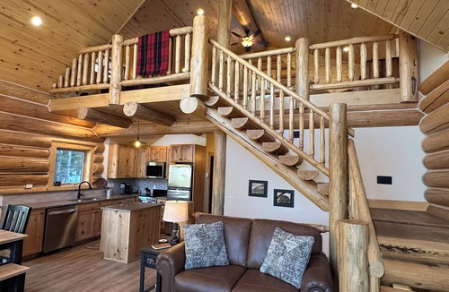 Valley of the Sun Cabin | Snowshoe Cabin - Mountain Views, Near Breckenridge Colorado - NEW