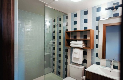 Hale Apartment | Snowy Peaks Getaway | La Vista Motel | 212