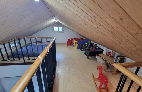 Jocheon Bed & Breakfast | So Oh Bed and Breakfast. Near World Natural Heritage Site, Geomunoreum