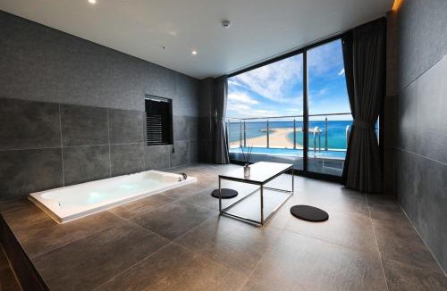 Sokcho Villa | Soakcho Pool View Spa Pool Villa