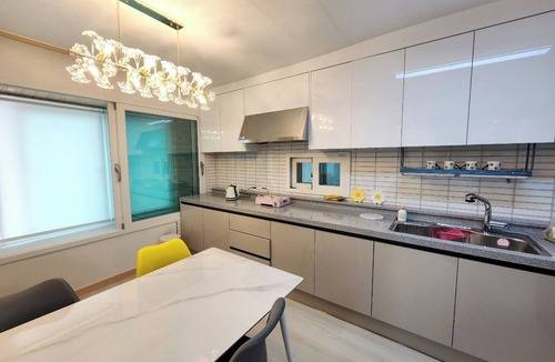 Sokcho House | Sokcho Family House Near Seorak Port, Seafood Market & Beach (Walkable)