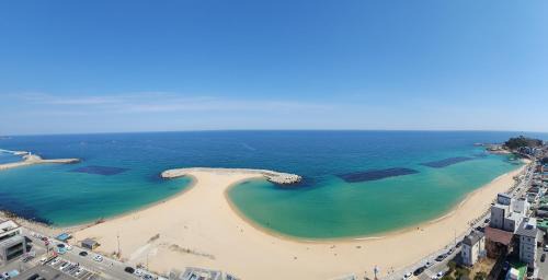 Sokcho Apartment | Sokcho Summitbay 1807 "Panoramic Ocean View"