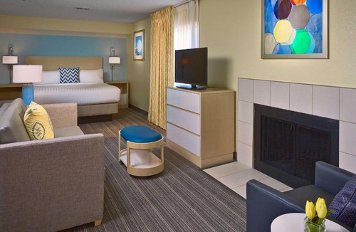 East Colorado Springs Hotel | Sonesta ES Suites Colorado Springs