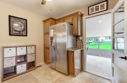 Pleasant Valley House | Songbird Sanctuary | Pet Friendly | Mid-Stay
