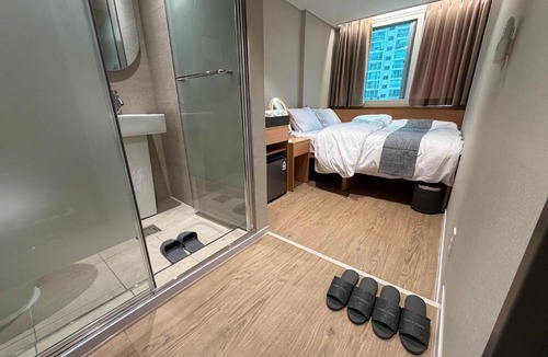 Haengdang-dong Hotel | Sonoće Hostel Seoul - Private Bathroom & Premium