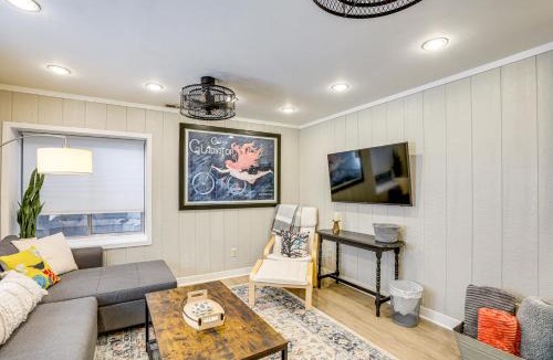Sloan Lake Apartment | 'Southern Comfort at the Blue Door' in Sloan Lake
