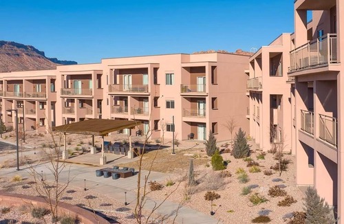 Moab Condo | Spacious 1-bedroom condo in magical Moab with WiFi, fitness room