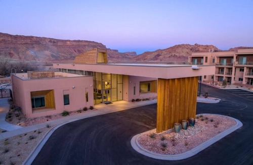 Moab Condo | Spacious 2-bedroom condo in amazing Moab with AC and gym access