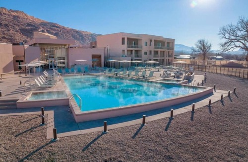 Moab Condo | Spacious 2-bedroom condo in amazing Moab with AC and gym access