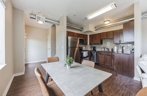 North Broadway - Holiday Apartment | Spacious 2 Story Apt, Gym, Garage, King Bed, 11209