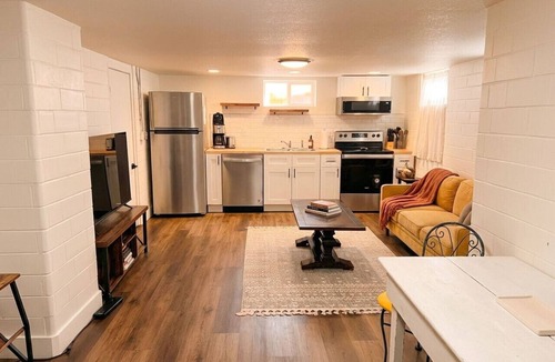 Sunnyside House | Spacious 2BR Garden Suite in Denver Highlands