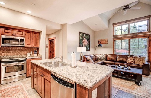 Christie Heights House | Spacious 2BR luxury Thunder townhome - ski-in, walk to gondola and Main Street