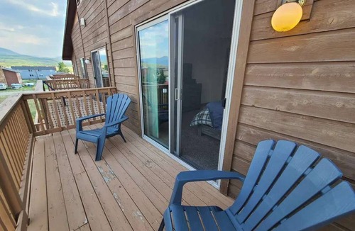 Fraser House | Spacious 3BR Fraser Townhome - Close to WP Resort