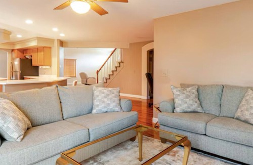 Green Valley Ranch House | Spacious 4-bedroom 3.5BR HOT tub