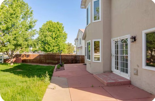 Green Valley Ranch House | Spacious 4-bedroom 3.5BR HOT tub