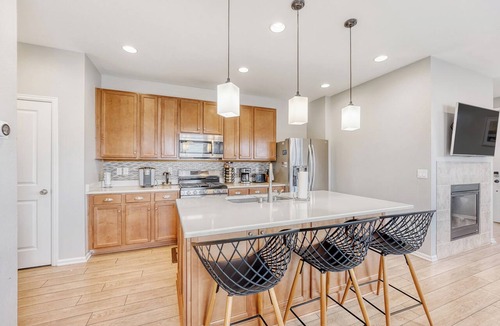 Aurora House | Spacious 4-bedroom home in Central Park Denver