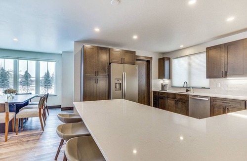 Three Peaks House | Spacious 4-bedroom townhome w/hot tub & 7 miles to skiing!