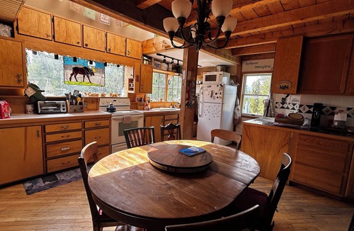 Fraser Cabin | Spacious 4-Story Mountain Cabin in Fraser - Hot Tub + Pet-Friendly Retreat