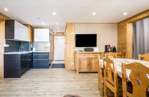 Val-Thorens Apartment | Spacious 5-Bedroom Apartment in Val Thorens Center with Mountain View – Sleeps 10