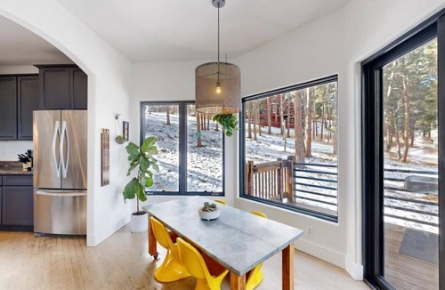 Genesse North Central House | Spacious 5-bedroom House in Scenic Golden with AC, WiFi