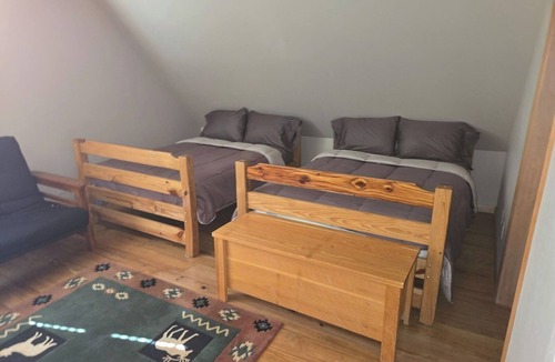 Craig Cabin | Spacious 5-bedroom lodge in awesome Craig with WiFi, AC