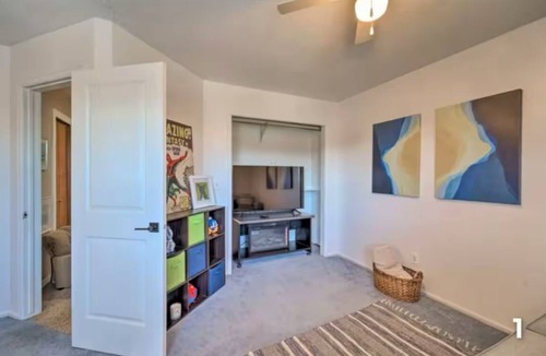 South Westminster House | Spacious 5-bedroom house with WiFi, AC in charming lake community in Westminster
