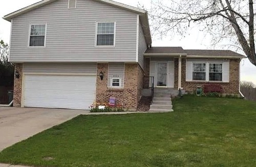 Thornton House | Spacious 6-bedroom house with WiFi, fitness room in peaceful Thornton