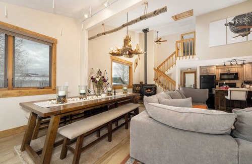 Fraser House | Spacious 7 Bed Retreat, Hot Tub + Ski Hill Views