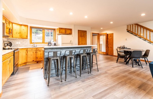 Blue River House | Spacious and Peaceful 5 Mins to Ski Area/Main St