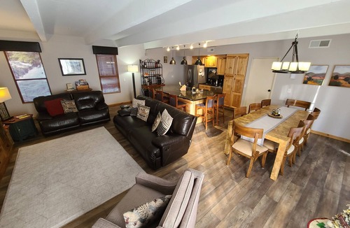 Frisco Condo | Spacious, creekside, ground-level unit near Main Street!