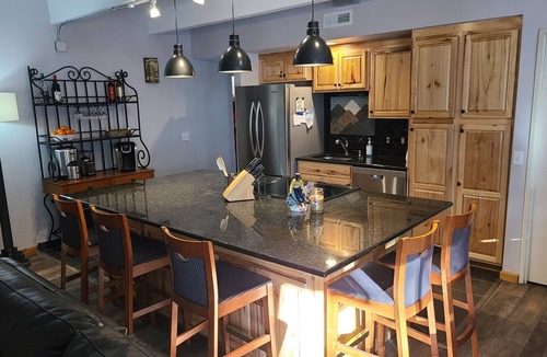 Frisco Condo | Spacious, creekside, ground-level unit near Main Street!