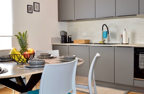Gablenberg Apartment | Spacious Design Retreat for Groups & Families