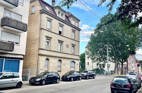 Gablenberg Apartment | Spacious Design Retreat for Groups & Families