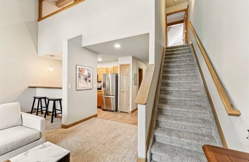 Frisco Condo | Spacious, Furnished & Bright 2-Level 2 BR Condo in Frisco on the lake