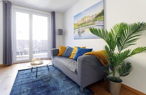 Margareten Apartment | Spacious Group Apartment with Balcony