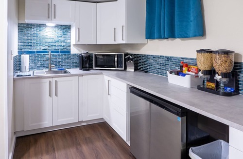 Columbine Apartment | Spacious Guest Suite with Private Entrance, Hot tub, 2 Bedrooms, 1 Bath