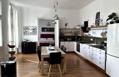 Brigittenau Apartment | Spacious holiday flat with small balcony