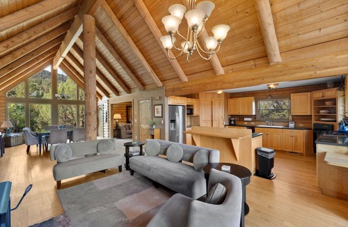 Pleasant Valley House | Spacious Home | San Juans Views | Pet-Friendly