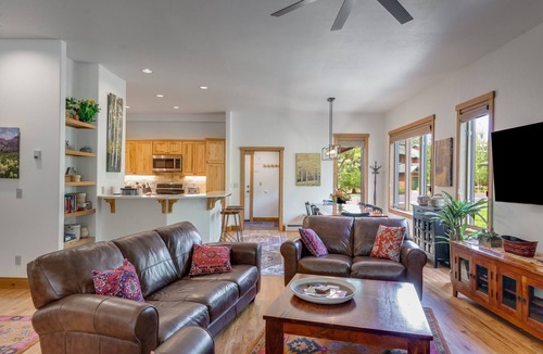Steamboat Springs House | Spacious Home - Steps to Hot Tub - On the Ski Bus Line