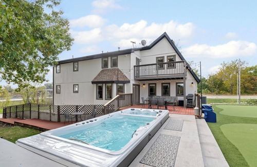 I-435 West KC-KS House | Spacious KC Home - Pickleball, Mini Golf, Gym, Luxurious Bathrooms, Swim Spa