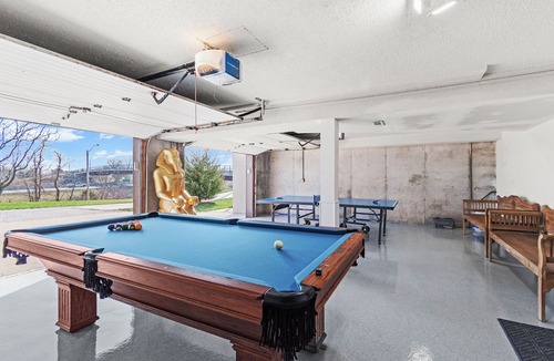 I-435 West KC-KS House | Spacious KC Home - Pickleball, Mini Golf, Gym, Luxurious Bathrooms, Swim Spa