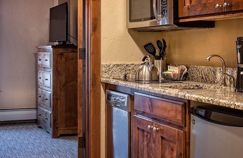 Breckenridge Cabin | Spacious Luxury Two-Bedroom at Grand Lodge at Peak 7!