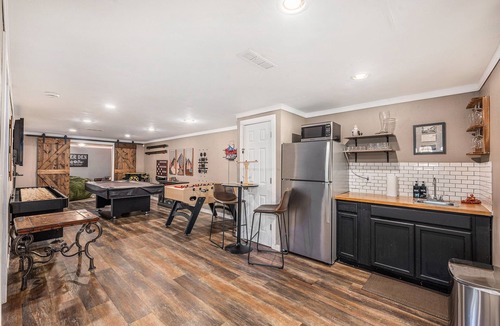 Saint Mary's Cabin | Spacious Mtn Cabin- with HOT TUB, Game room, Skiing, rafting, views and more!
