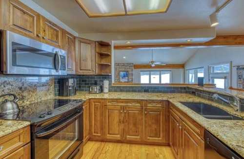 East Village at Copper House | Spacious resort home w/private garage, hot tub & laundry. Bus to slope